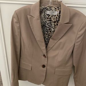 Kasper short 2 button jacket